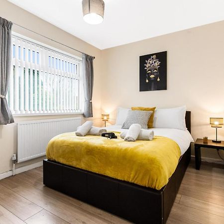 Off Road Parking, Garden, Tv'S In Bedrooms Morriston Eksteriør bilde