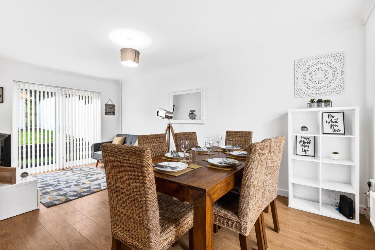 Off Road Parking, Garden, Tv'S In Bedrooms Morriston Eksteriør bilde